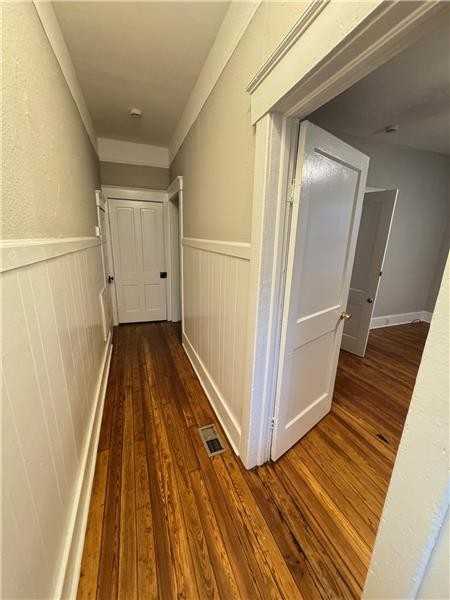 813 E 37th St - Photo 4 of 13