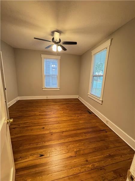 813 E 37th St - Photo 5 of 13