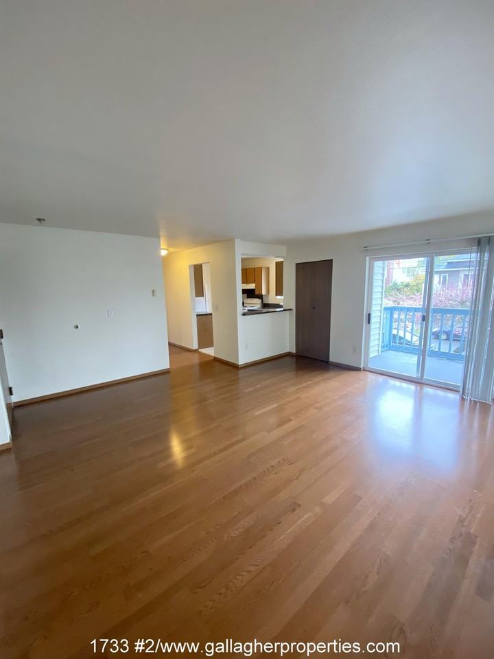 1733 - Photo 4 of 18