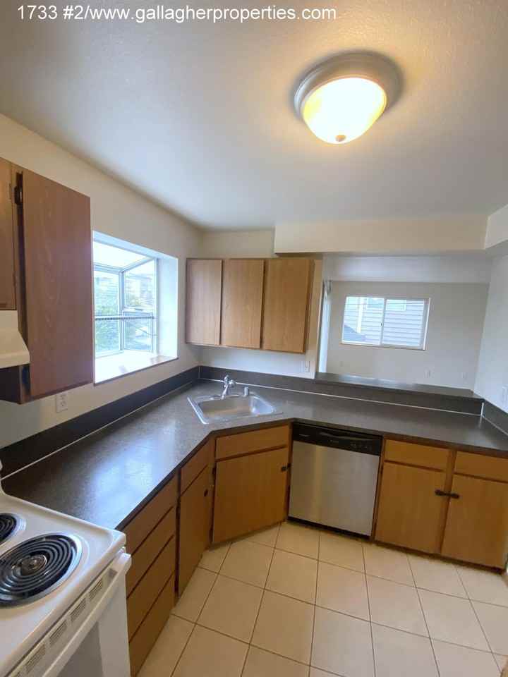 1733 - Photo 7 of 18