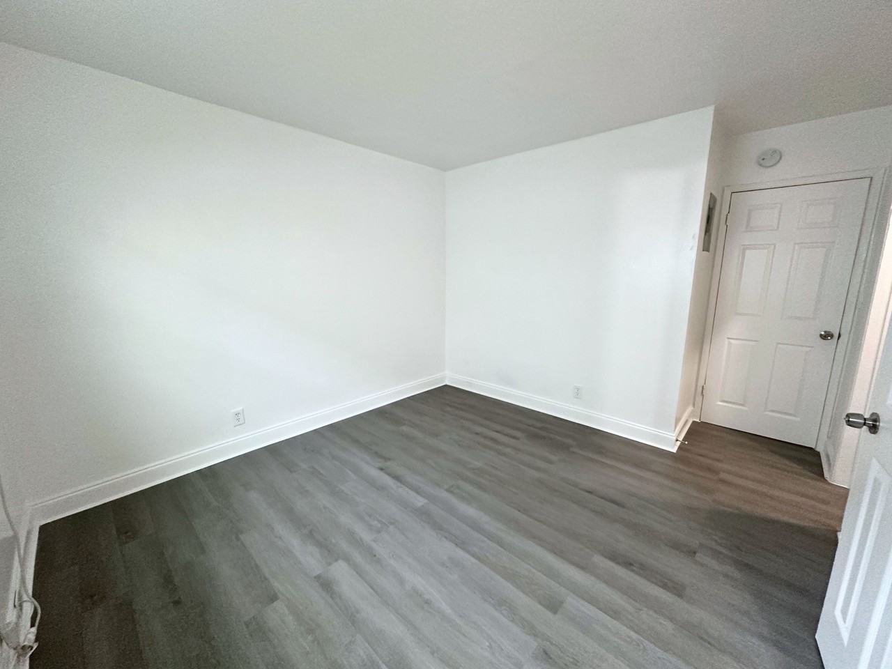 240 Southwest 8th Street - Photo 5 of 16