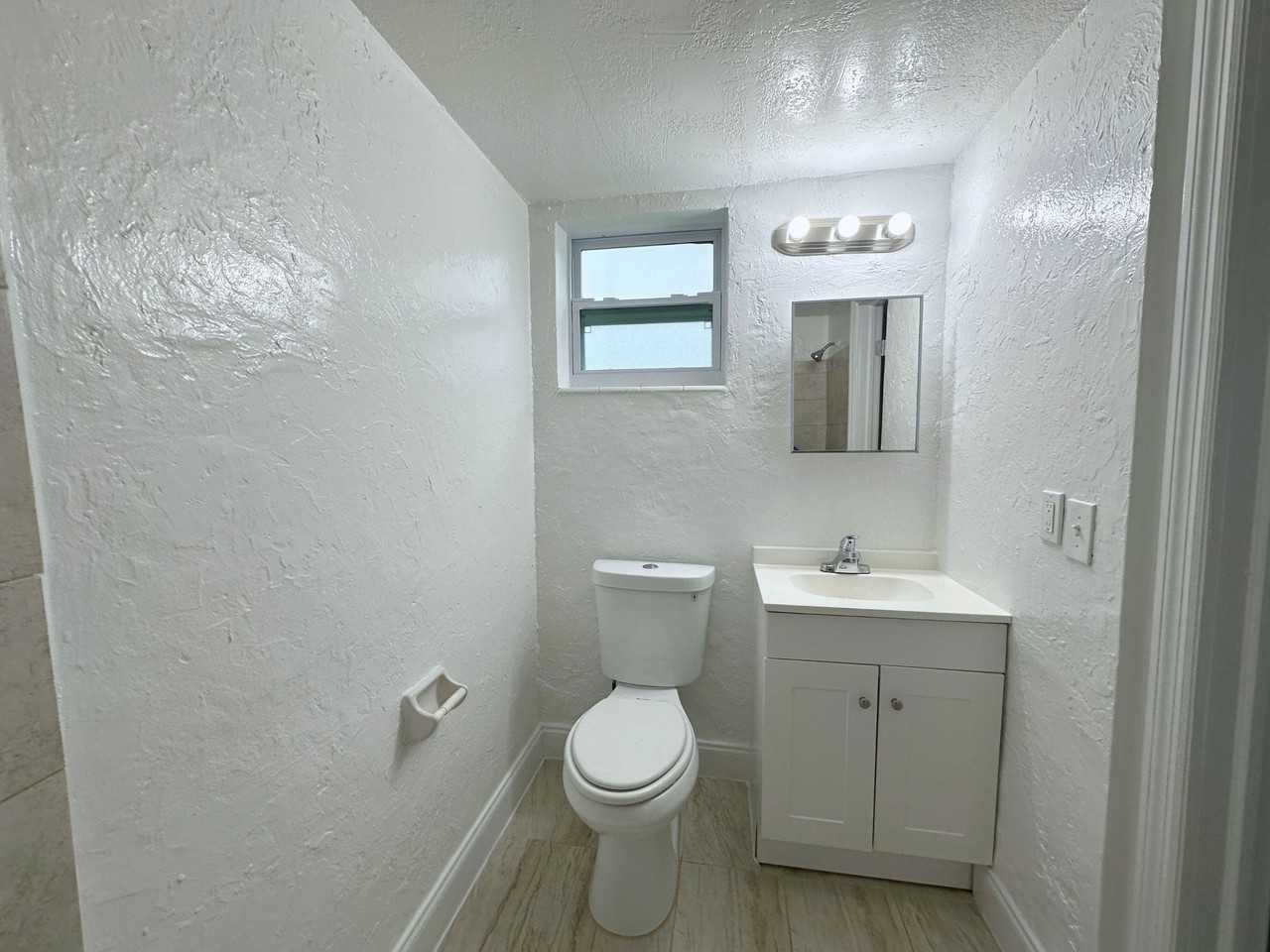 240 Southwest 8th Street - Photo 7 of 16