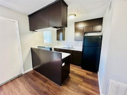 2606 Ektom Drive - Photo 3 of 4