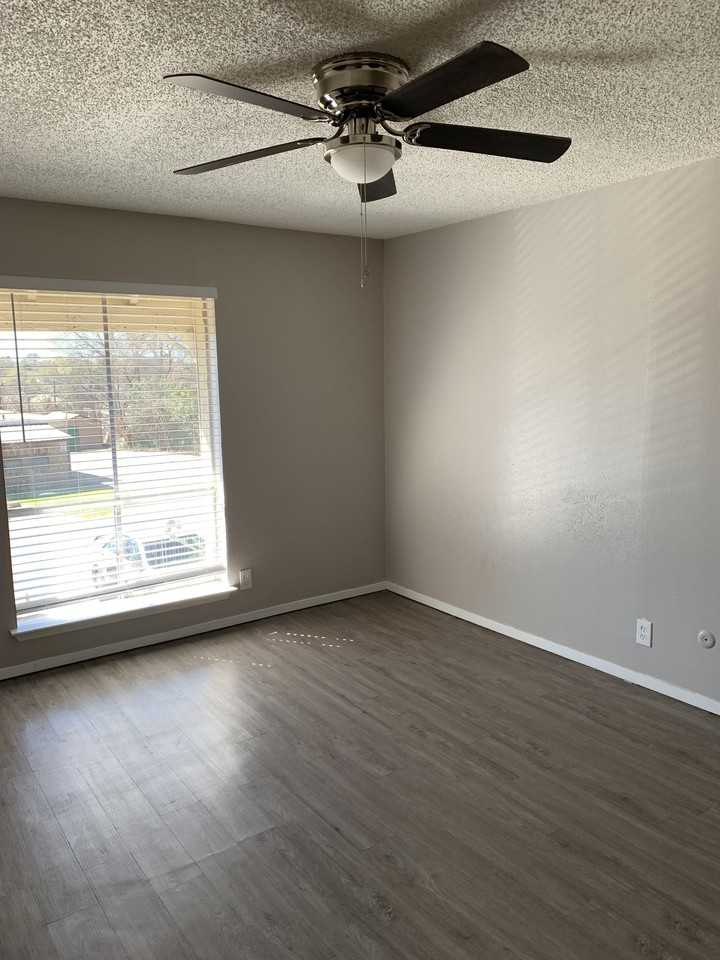 Ridgewood - Photo 4 of 23