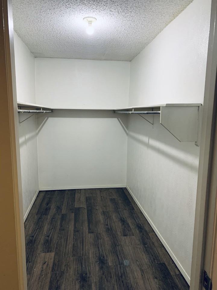 Ridgewood - Photo 5 of 23