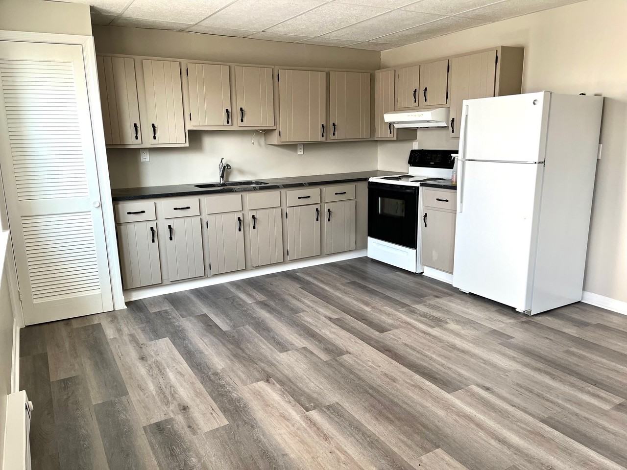 170 W. Main Street - Photo 3 of 8