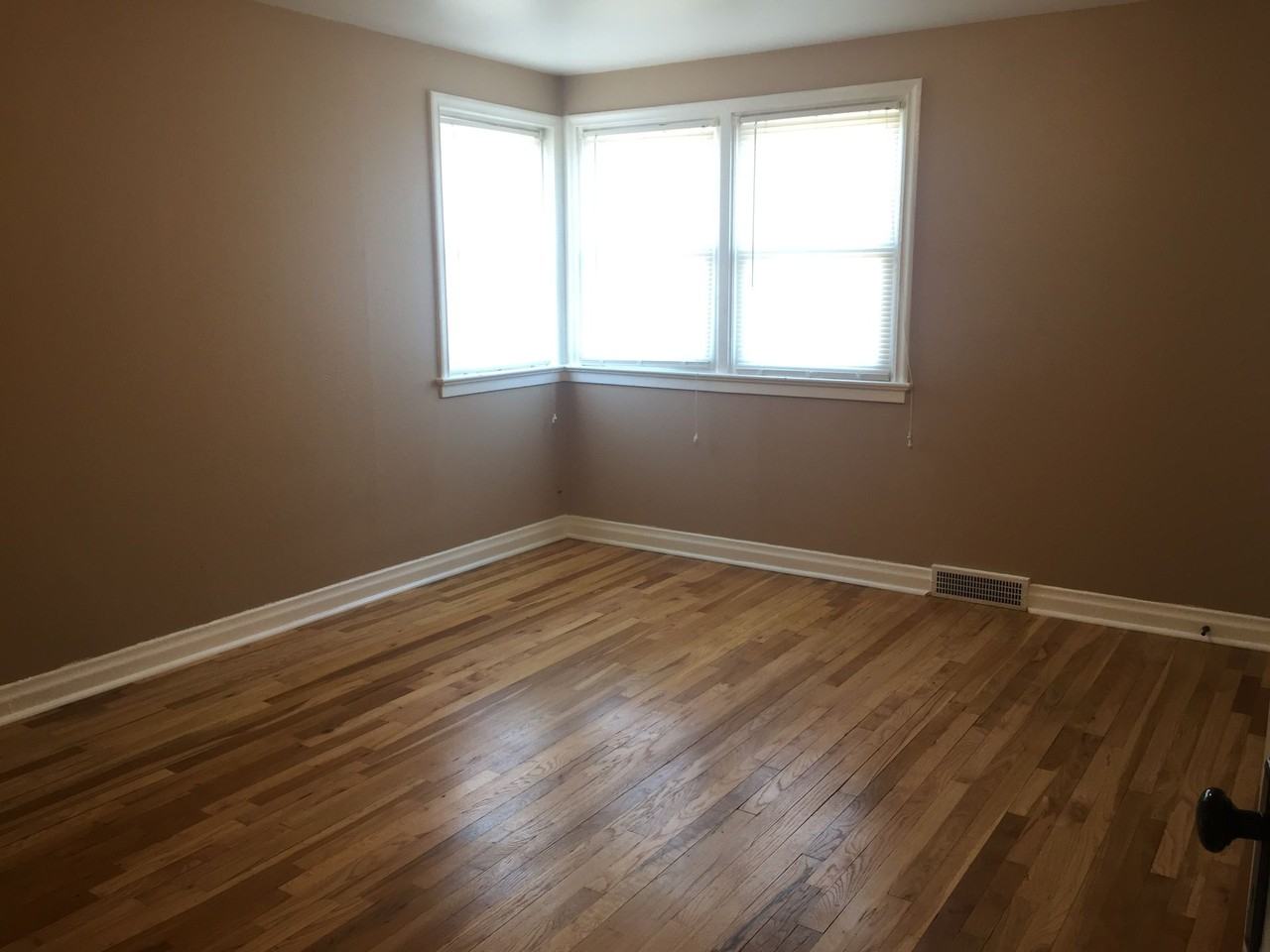 Hillcrest Apartments - Photo 4 of 24