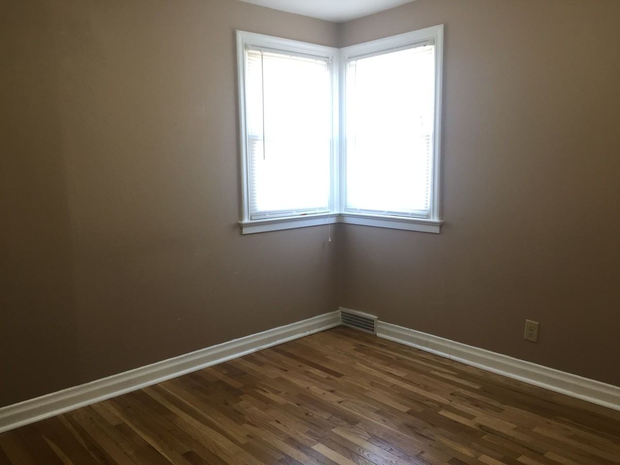 Hillcrest Apartments - Photo 5 of 24