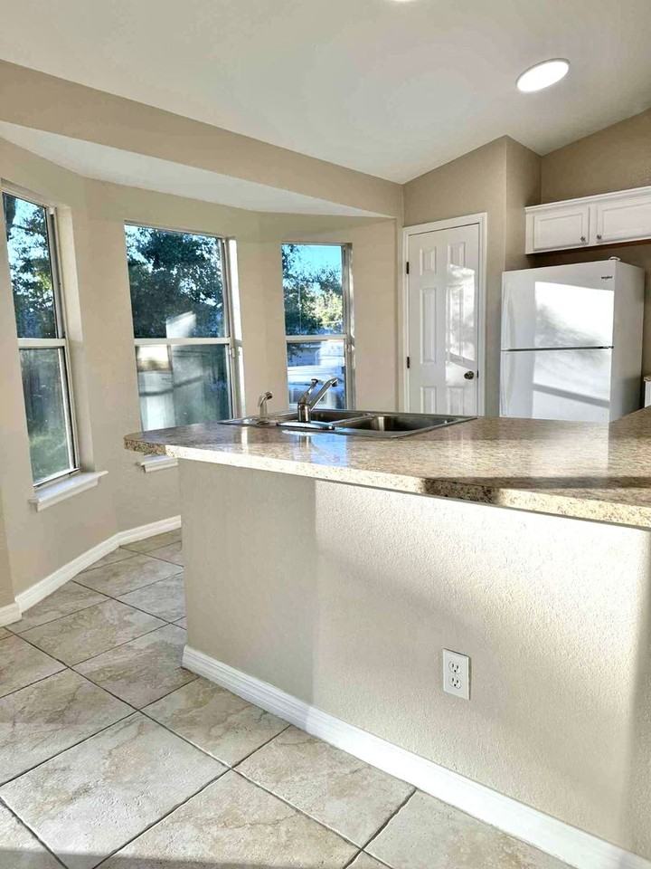 6682 Hemlock Rd - Photo 2 of 15