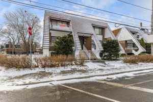 featured image of 3725 Rue Victoria