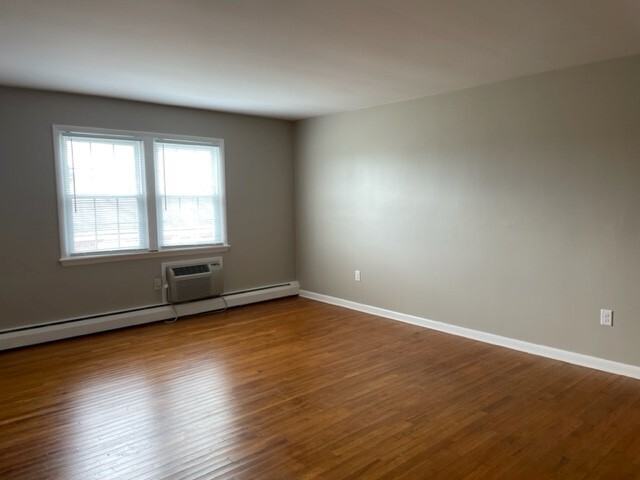 915 Country Club - Photo 6 of 22