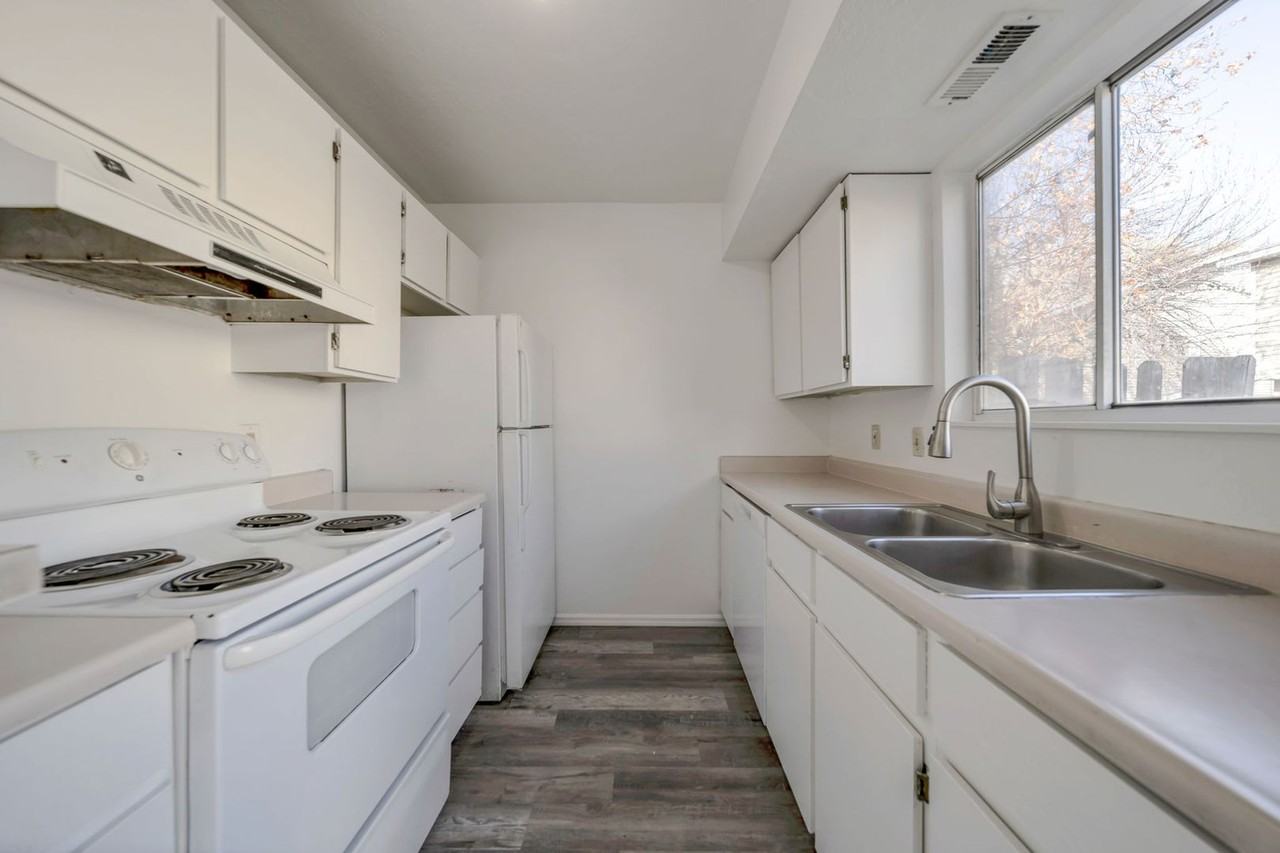 4-2 #2 - Photo 2 of 17