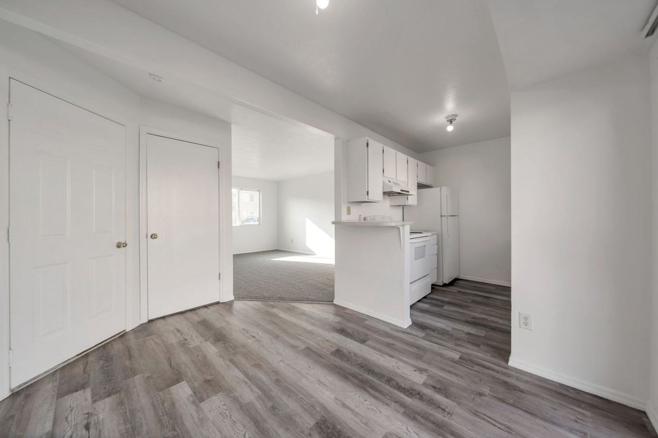 4-2 #2 - Photo 3 of 17