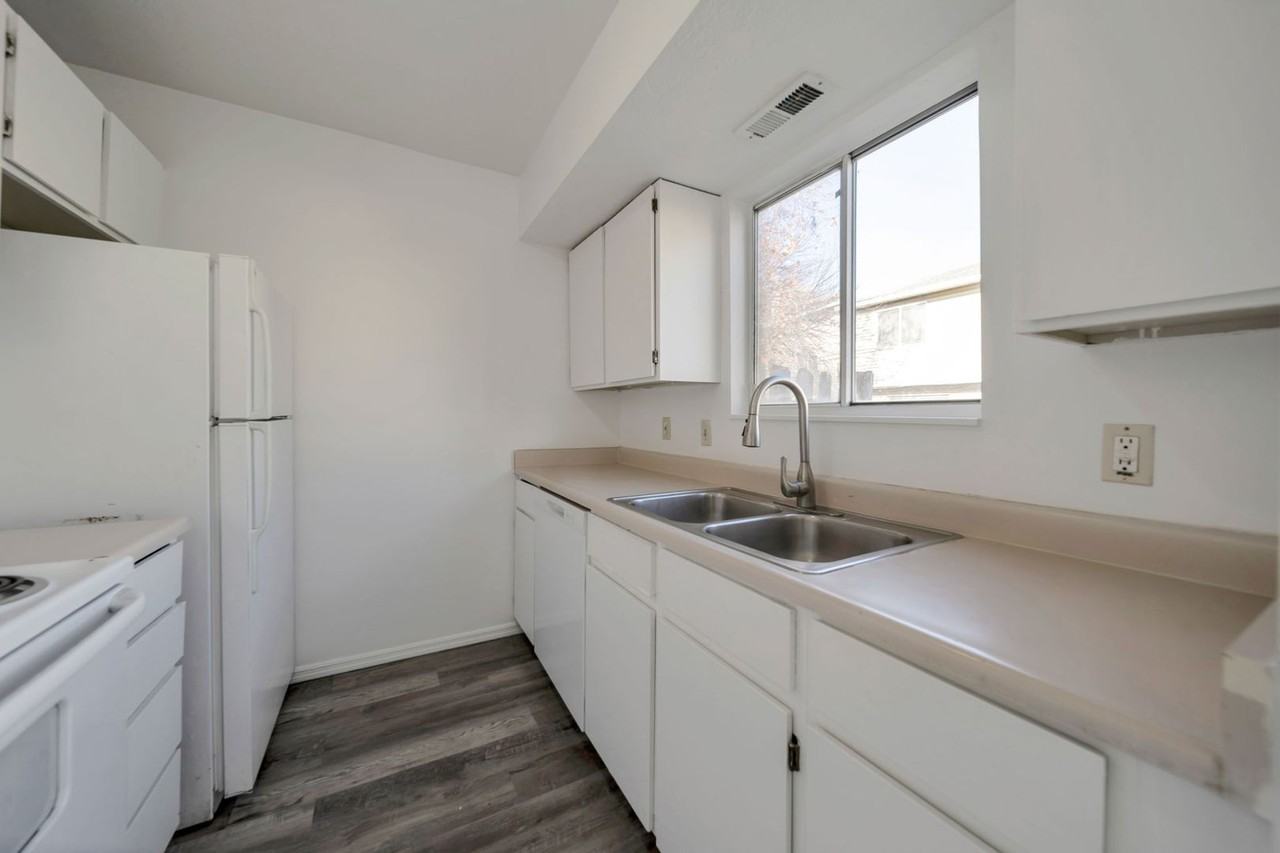 4-2 #2 - Photo 2 of 17