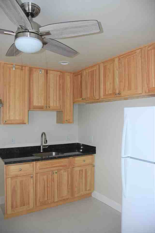 570 19th St #9 - Photo 4 of 30