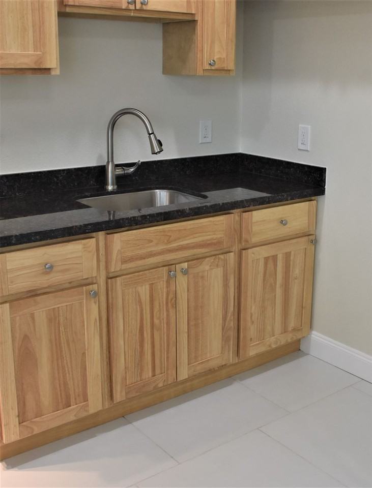 570 19th St #9 - Photo 5 of 30