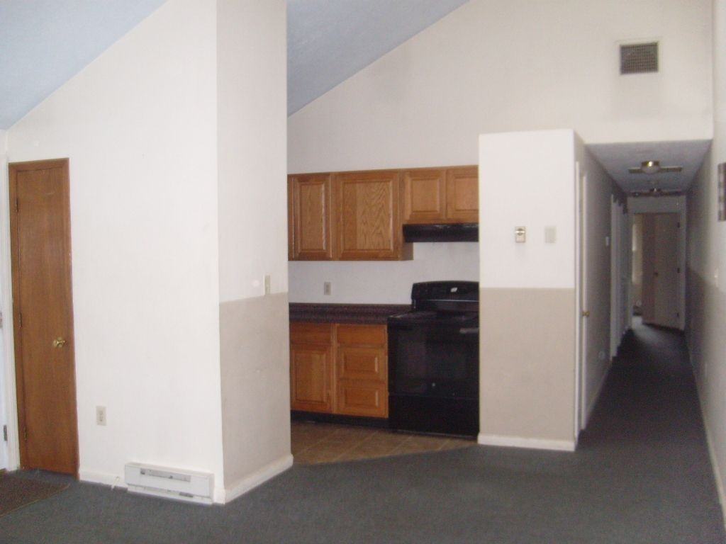 10 Plaza Village Road - Photo 7 of 18