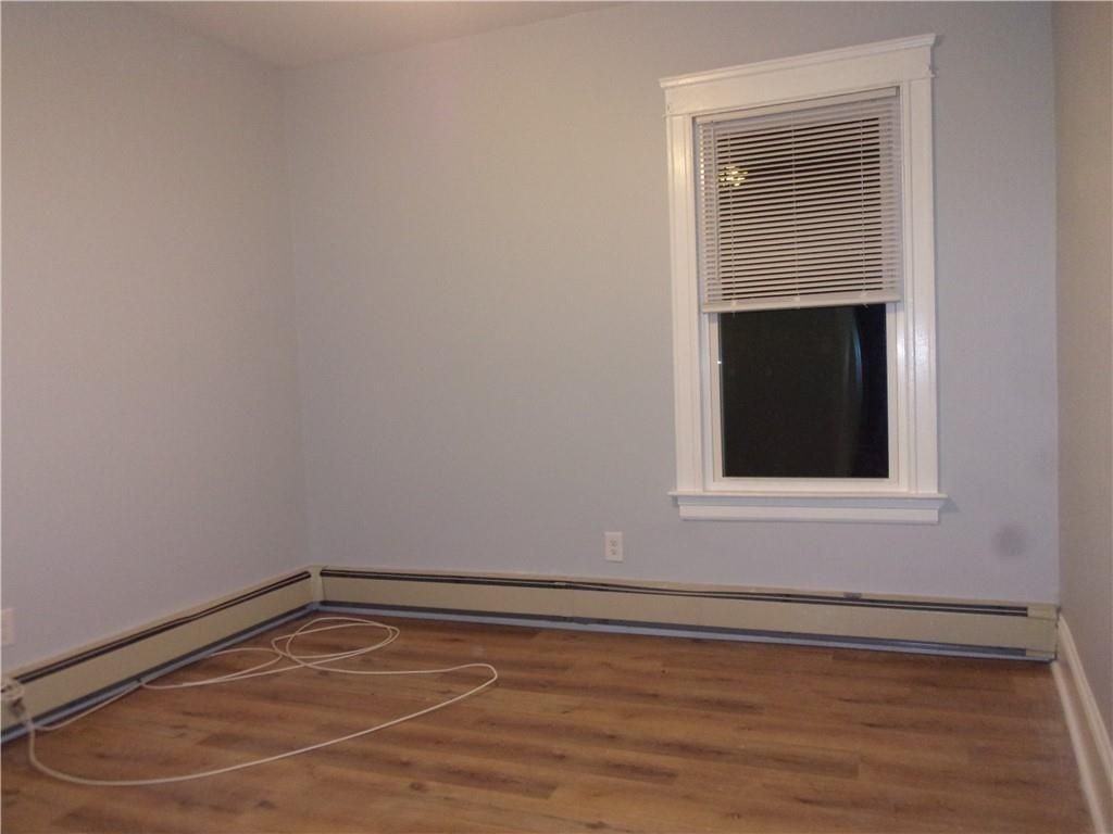 1 Lamoureux Boulevard - Photo 4 of 11