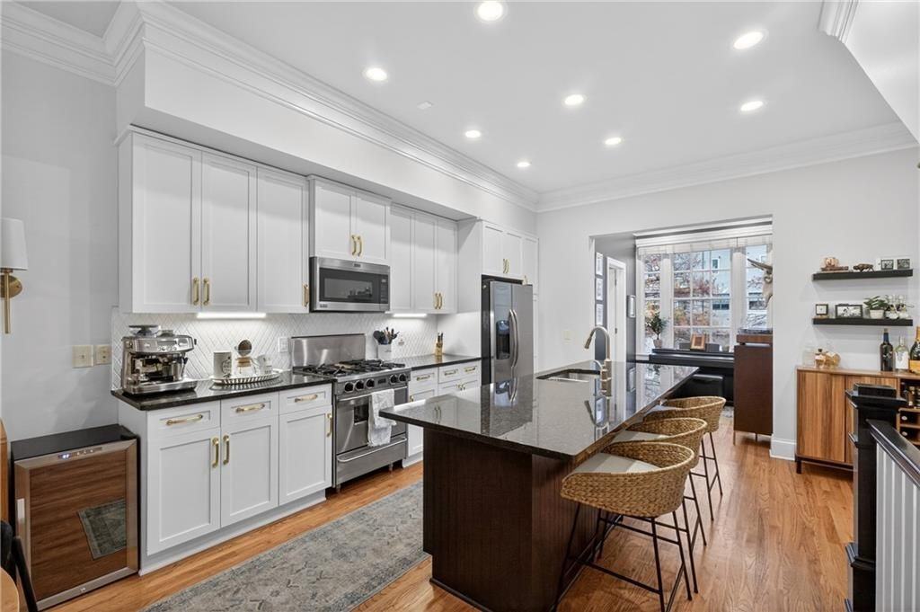 428 Bill Kennedy Way - Photo 3 of 37