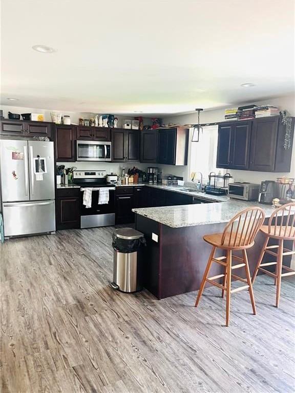 215 Metacom Ave - Photo 2 of 9
