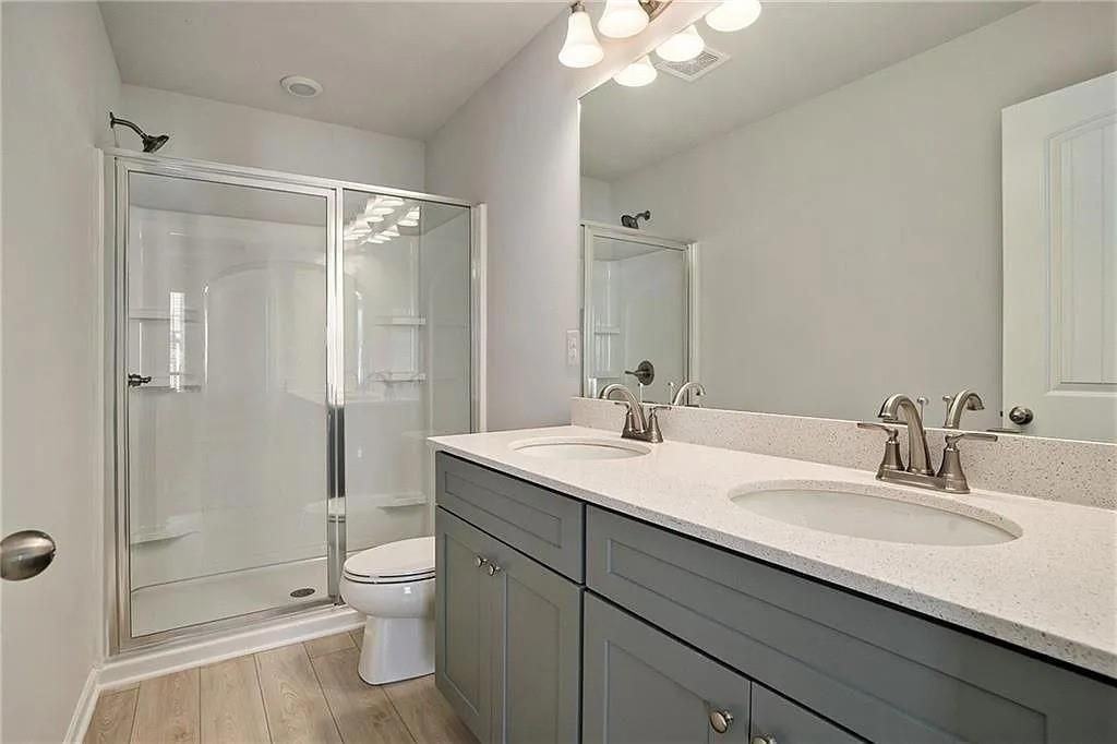 3132 Washburn Street SE - Photo 5 of 10