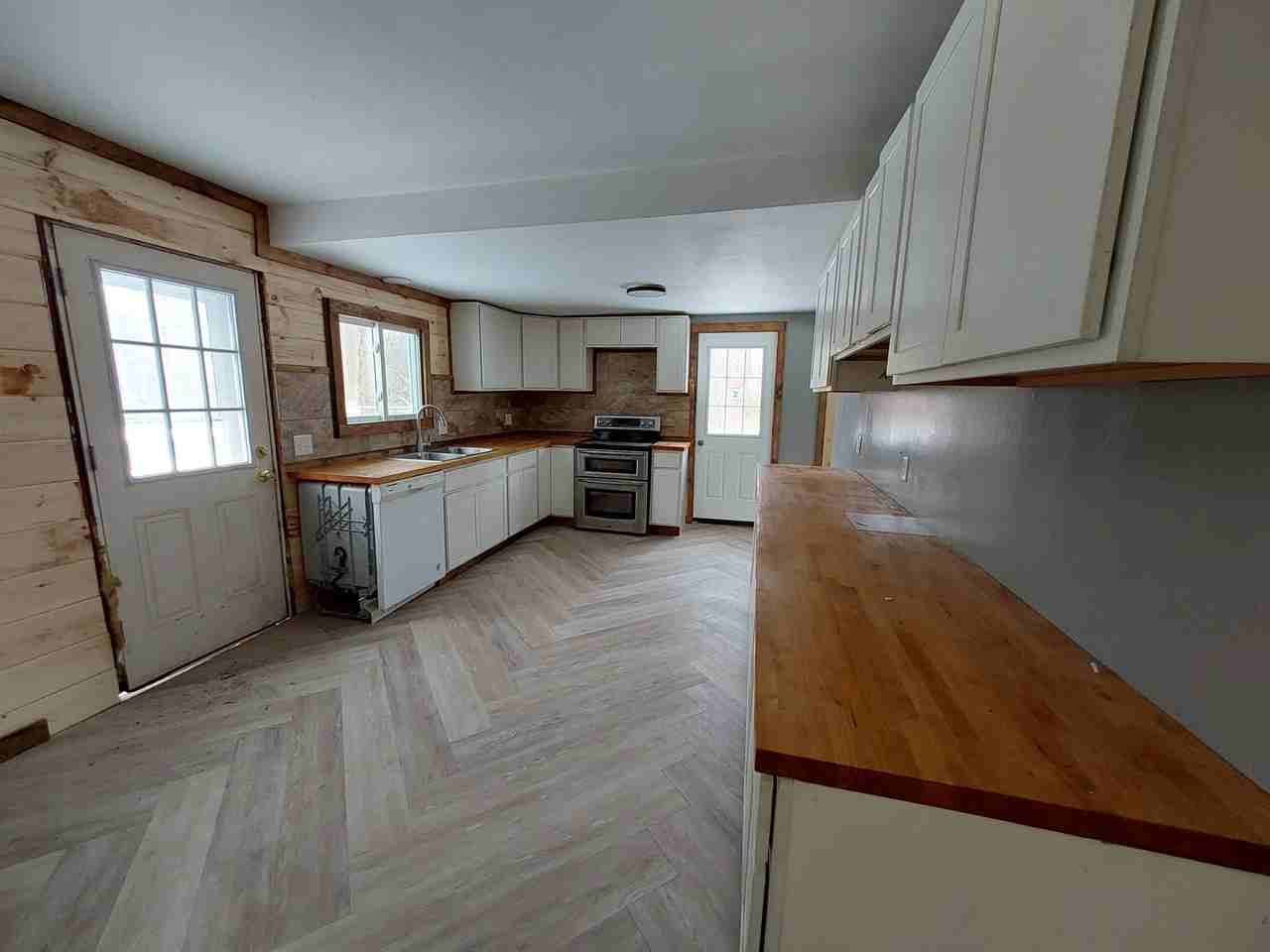 5981 Fifth Road - Photo 5 of 8