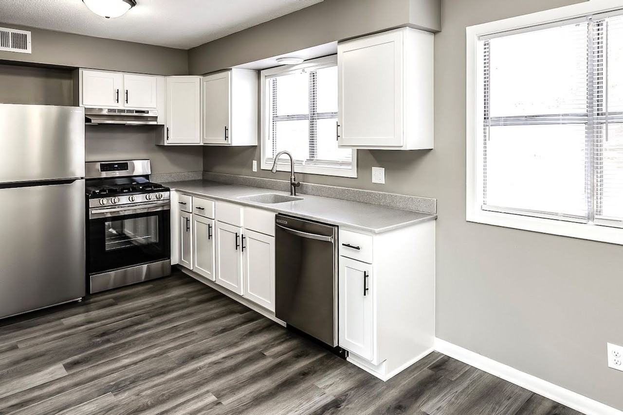 604 Gaslight Lane - Photo 4 of 19