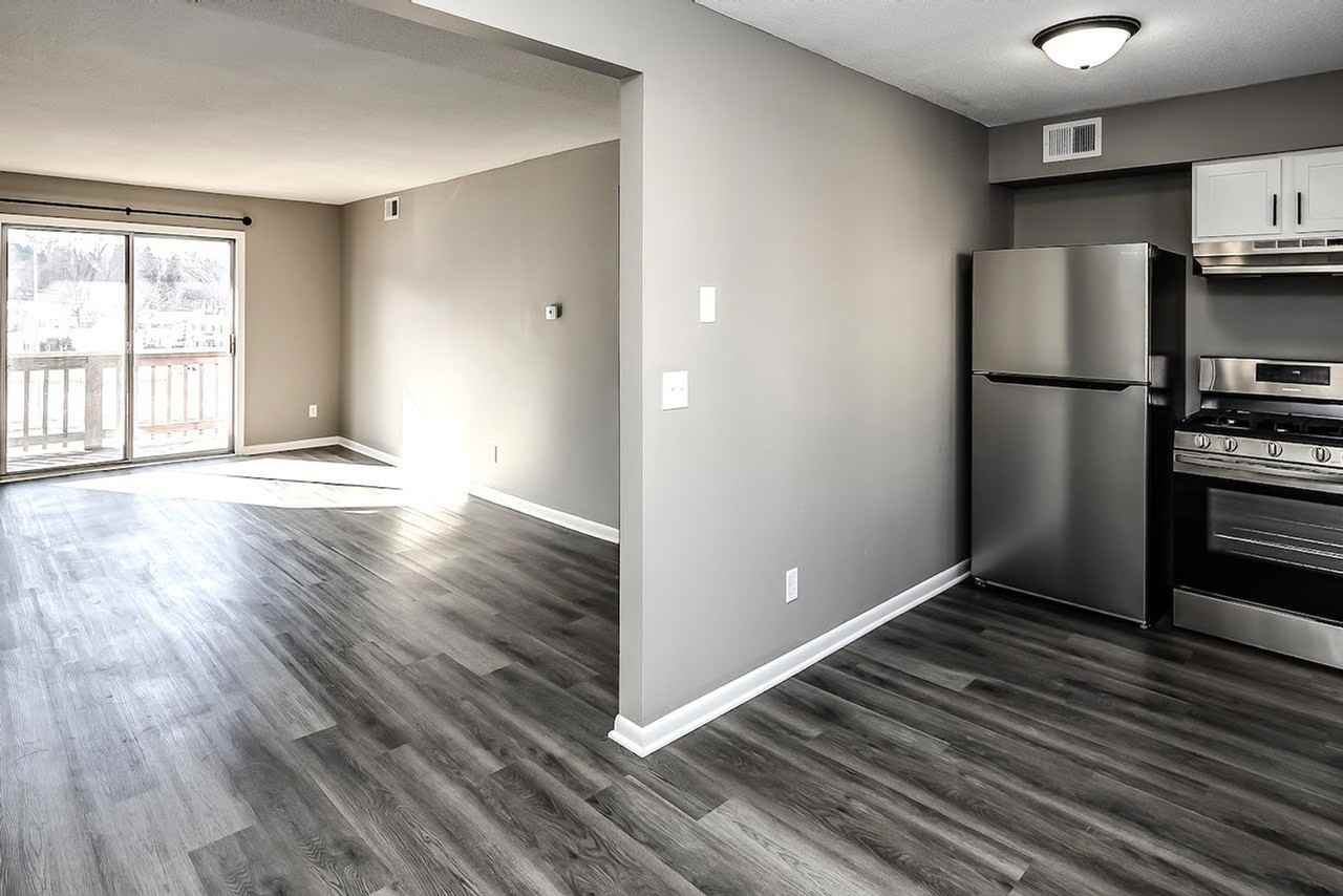 604 Gaslight Lane - Photo 5 of 19