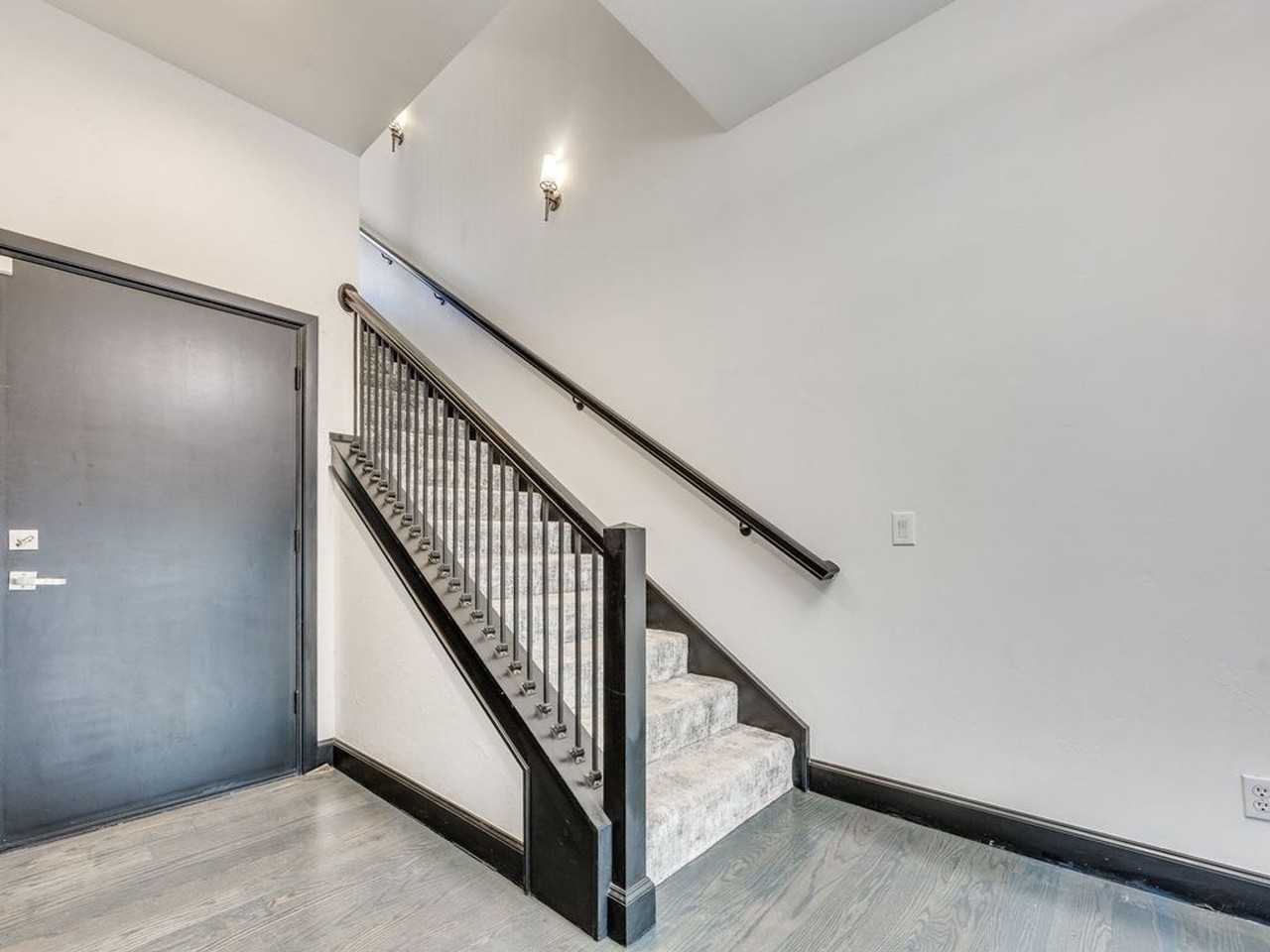 109 Northeast 3rd Street - Photo 3 of 50