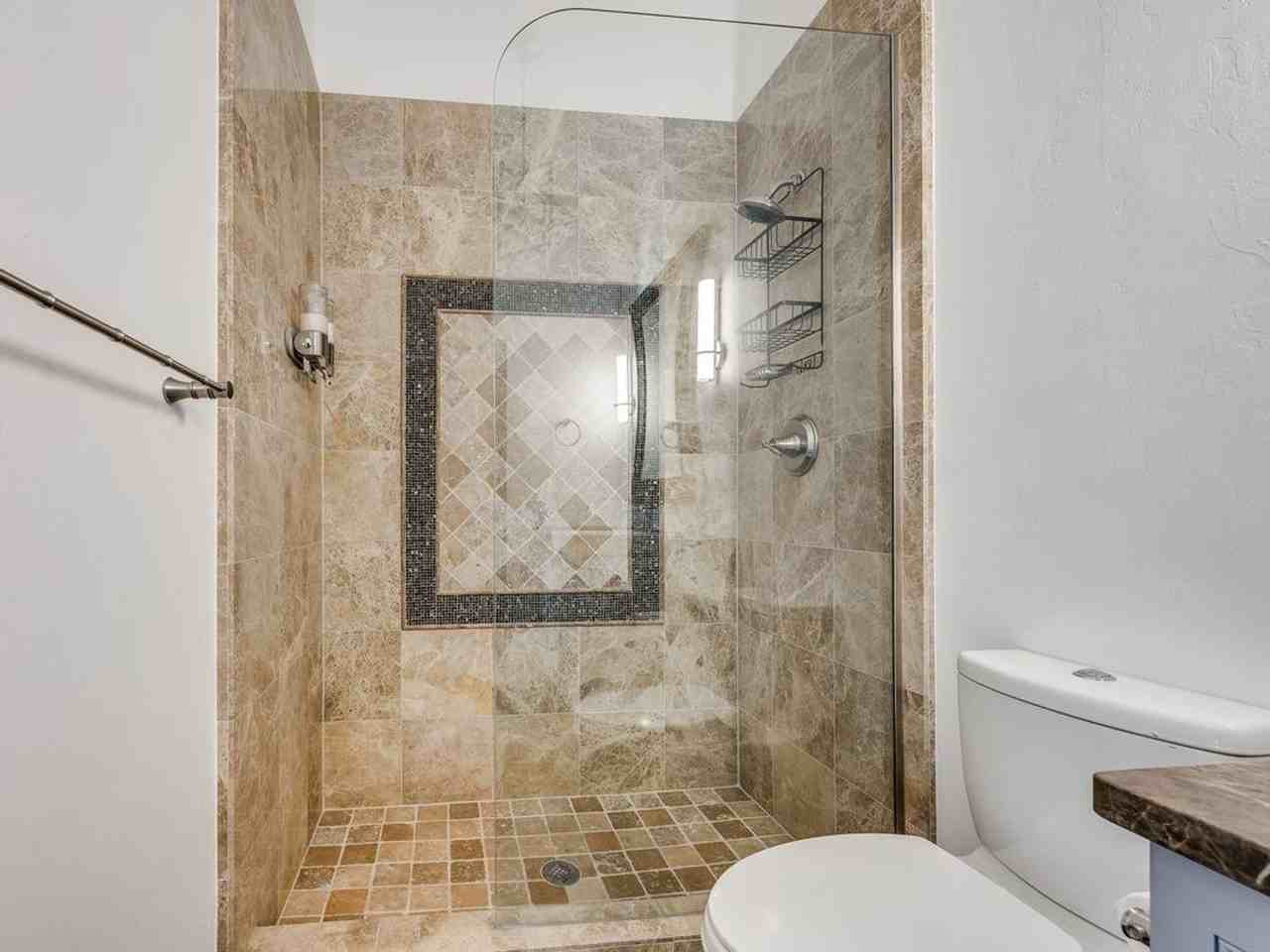 109 Northeast 3rd Street - Photo 5 of 50