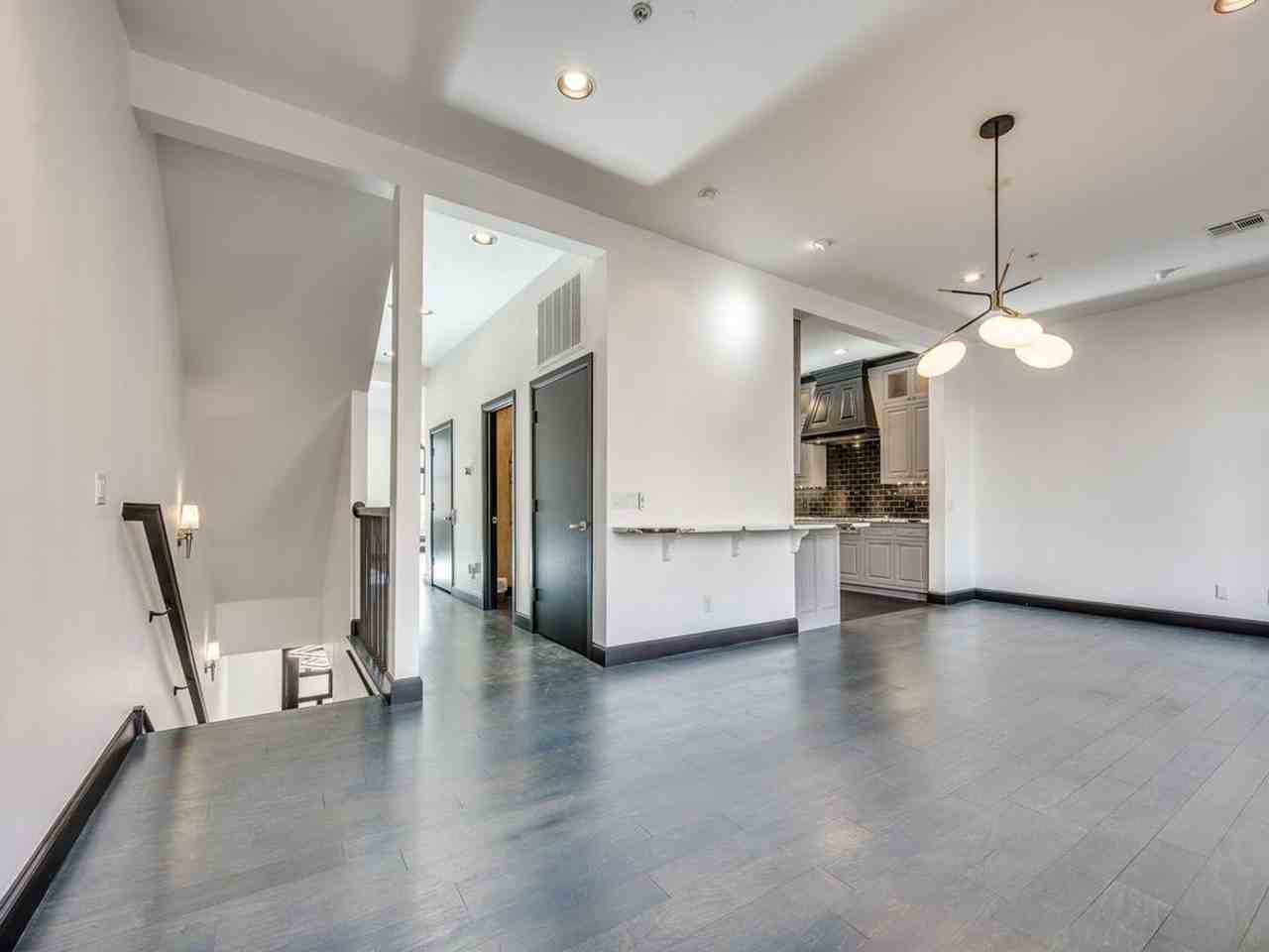 109 Northeast 3rd Street - Photo 7 of 50