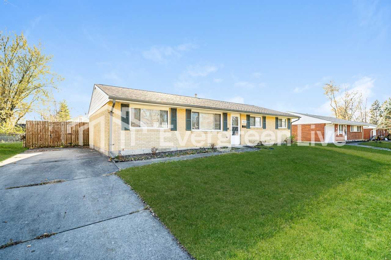 7414 Cedar Knolls Dr - Photo 2 of 16