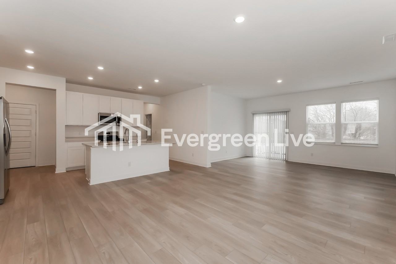 3588 Copley Ct - Photo 6 of 16