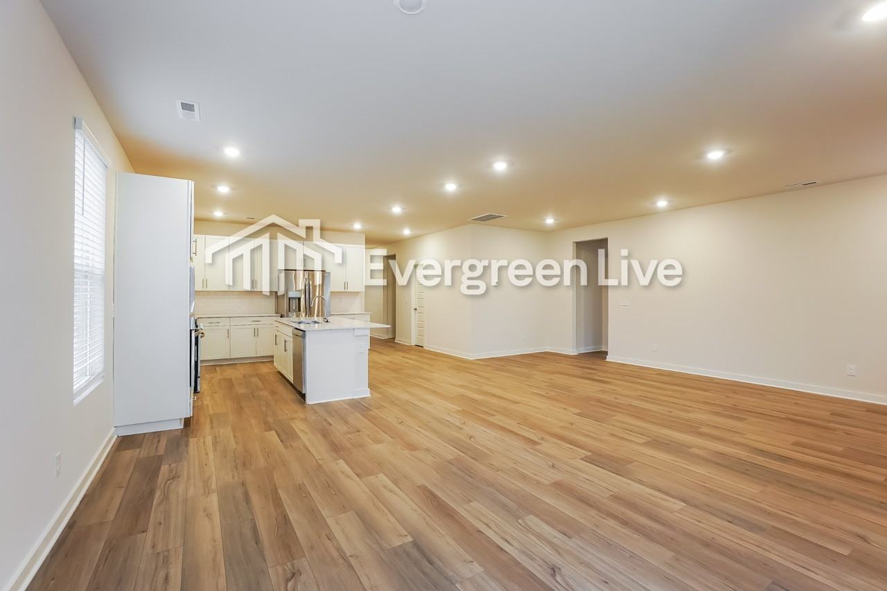 2150 Daniel Johnson Way - Photo 4 of 15