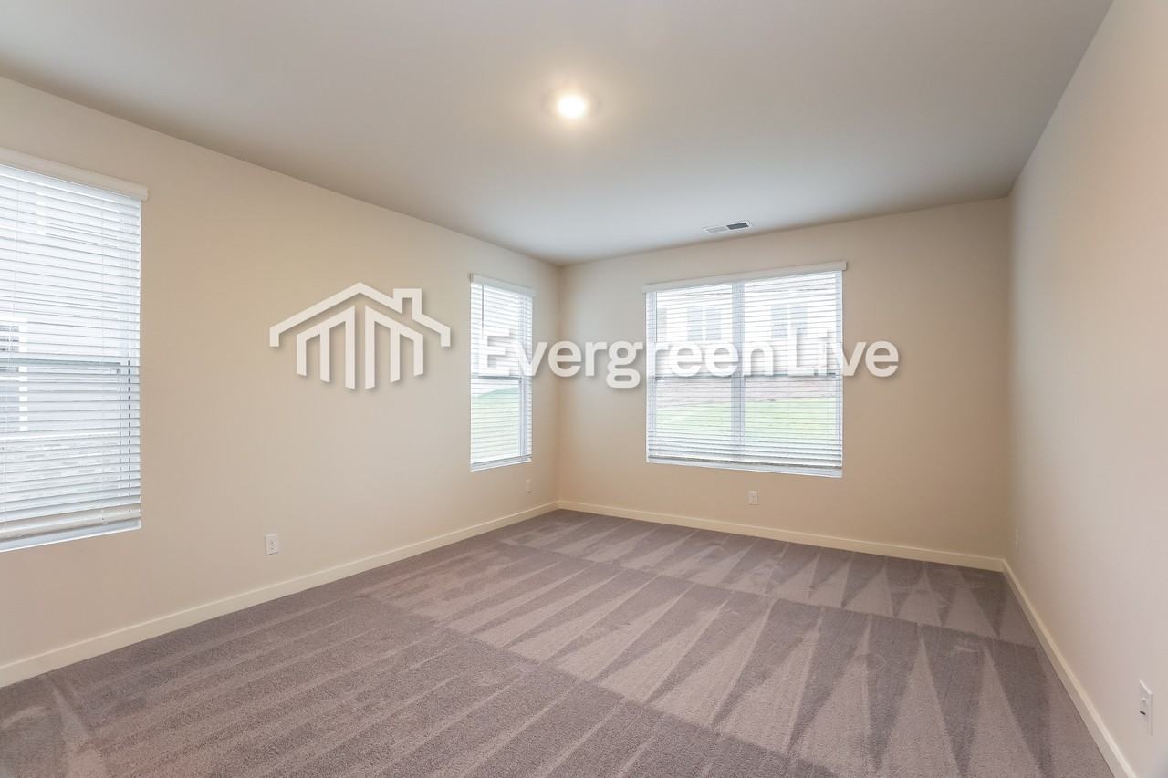 2150 Daniel Johnson Way - Photo 5 of 15