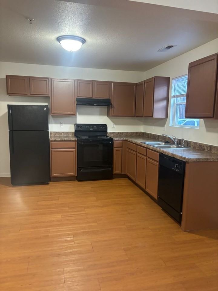Kinway Apartments - TK - Photo 2 of 8