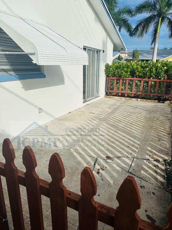 304 - 308 Central Dr - Photo 6 of 7