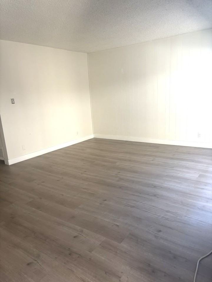 1134-40 N. Clark St- Sunset Terrace Apartments - Photo 2 of 14