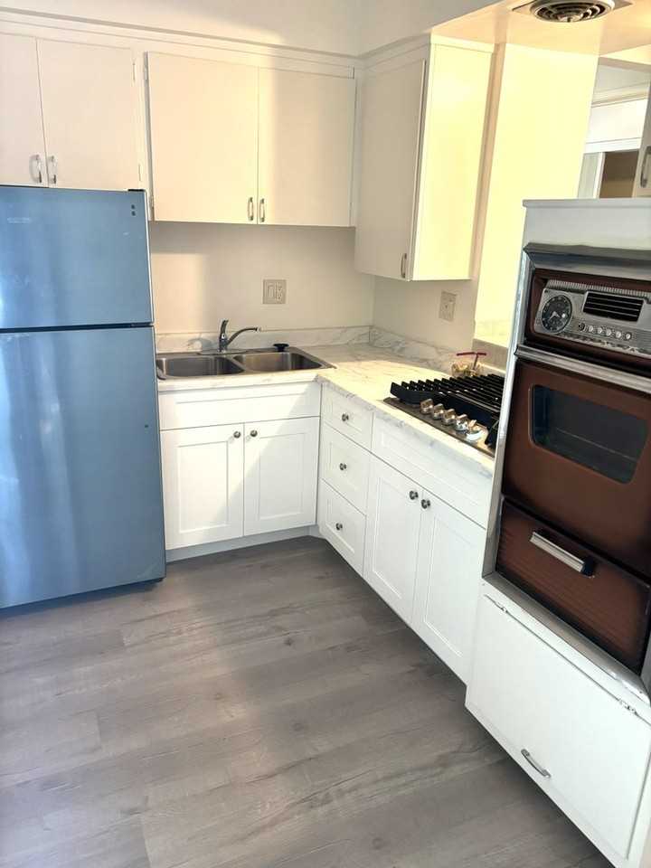 1134-40 N. Clark St- Sunset Terrace Apartments - Photo 4 of 14