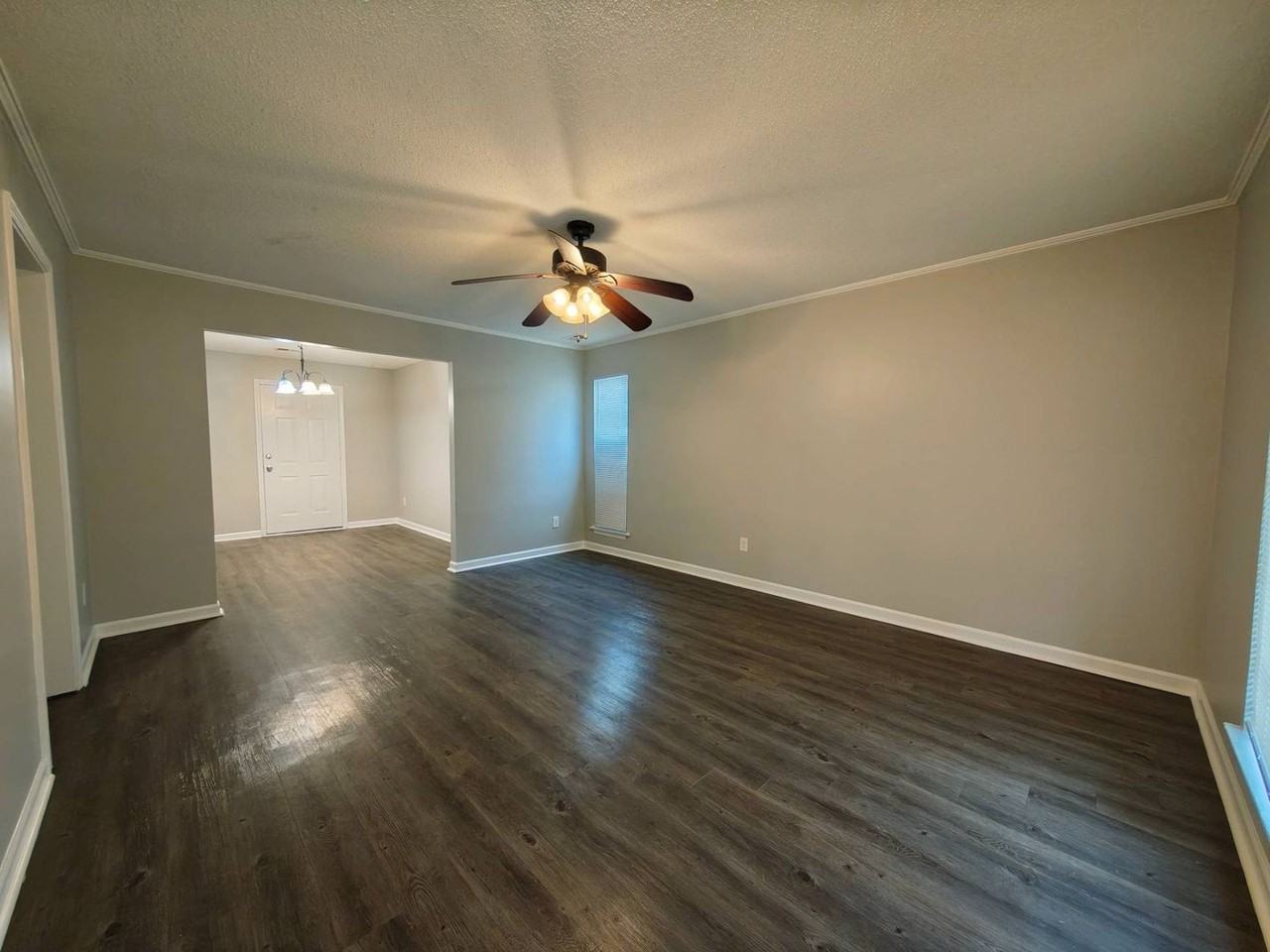 4837 Summitridge Dr - Photo 2 of 10