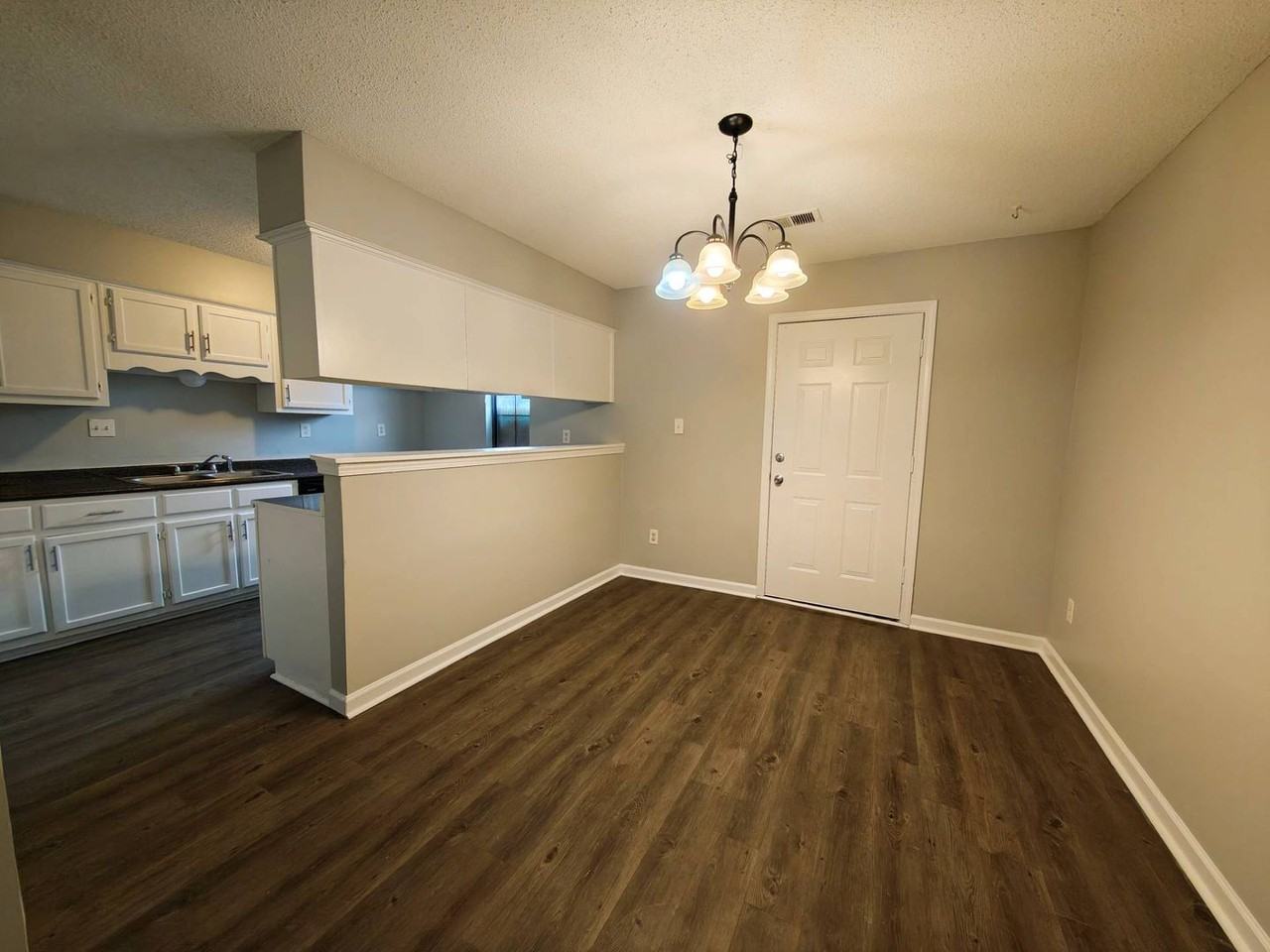 4837 Summitridge Dr - Photo 3 of 10