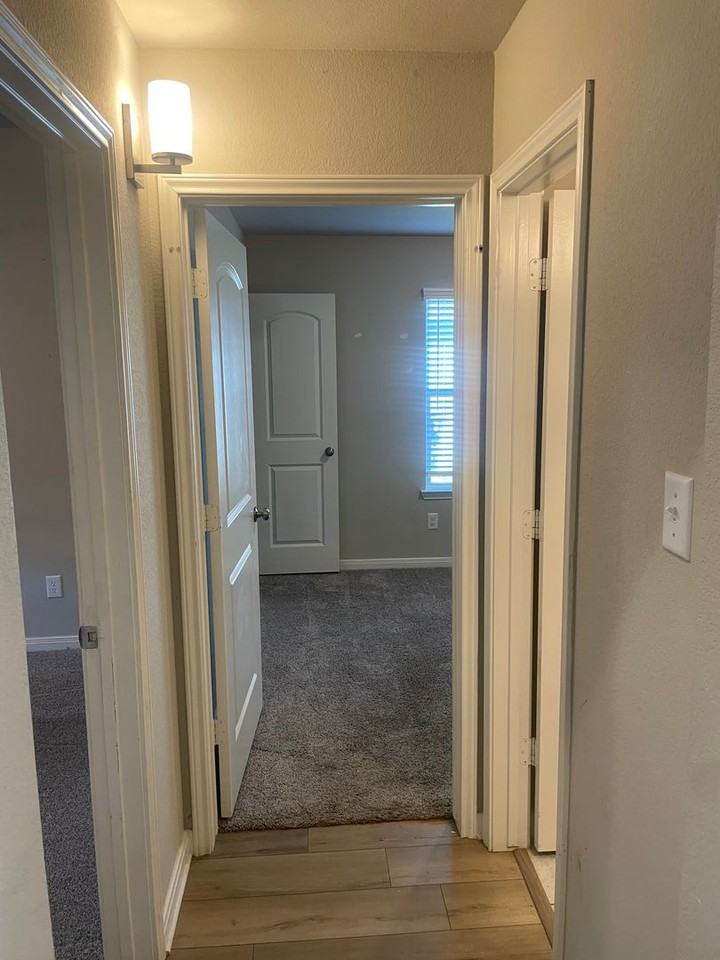 7809 Montclair Dr - Photo 3 of 19