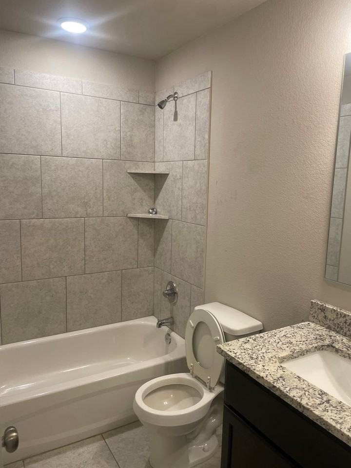 7809 Montclair Dr - Photo 4 of 19