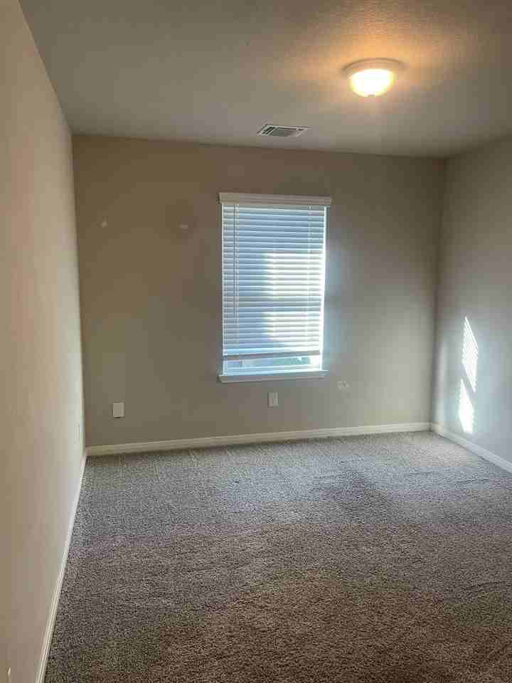 7809 Montclair Dr - Photo 7 of 19