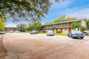 featured image of 806 E 13th St #208