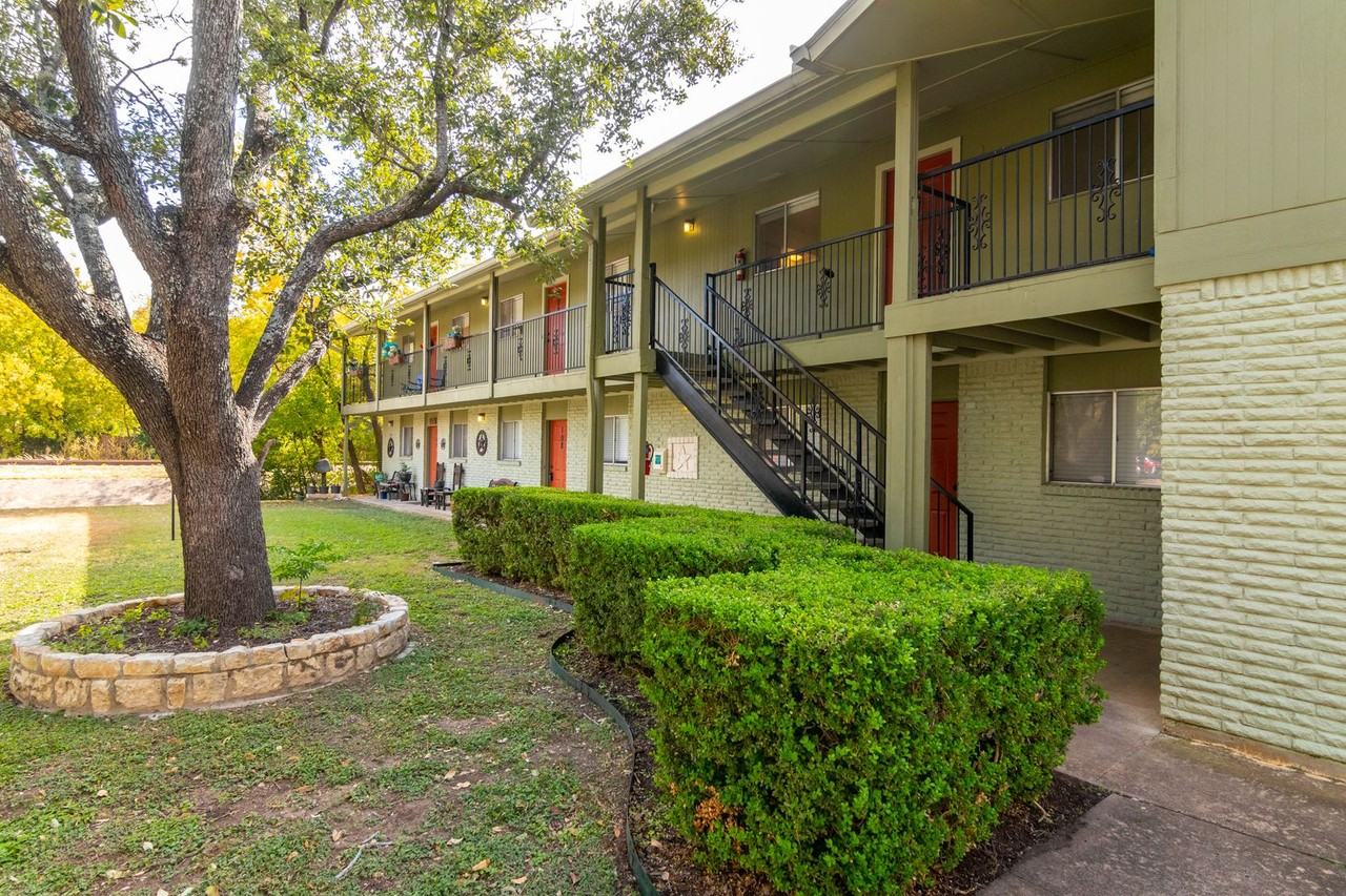 806 East 13th Street #208 - Photo 4 of 22