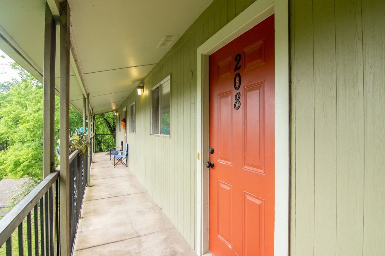 806 East 13th Street #208 - Photo 5 of 22