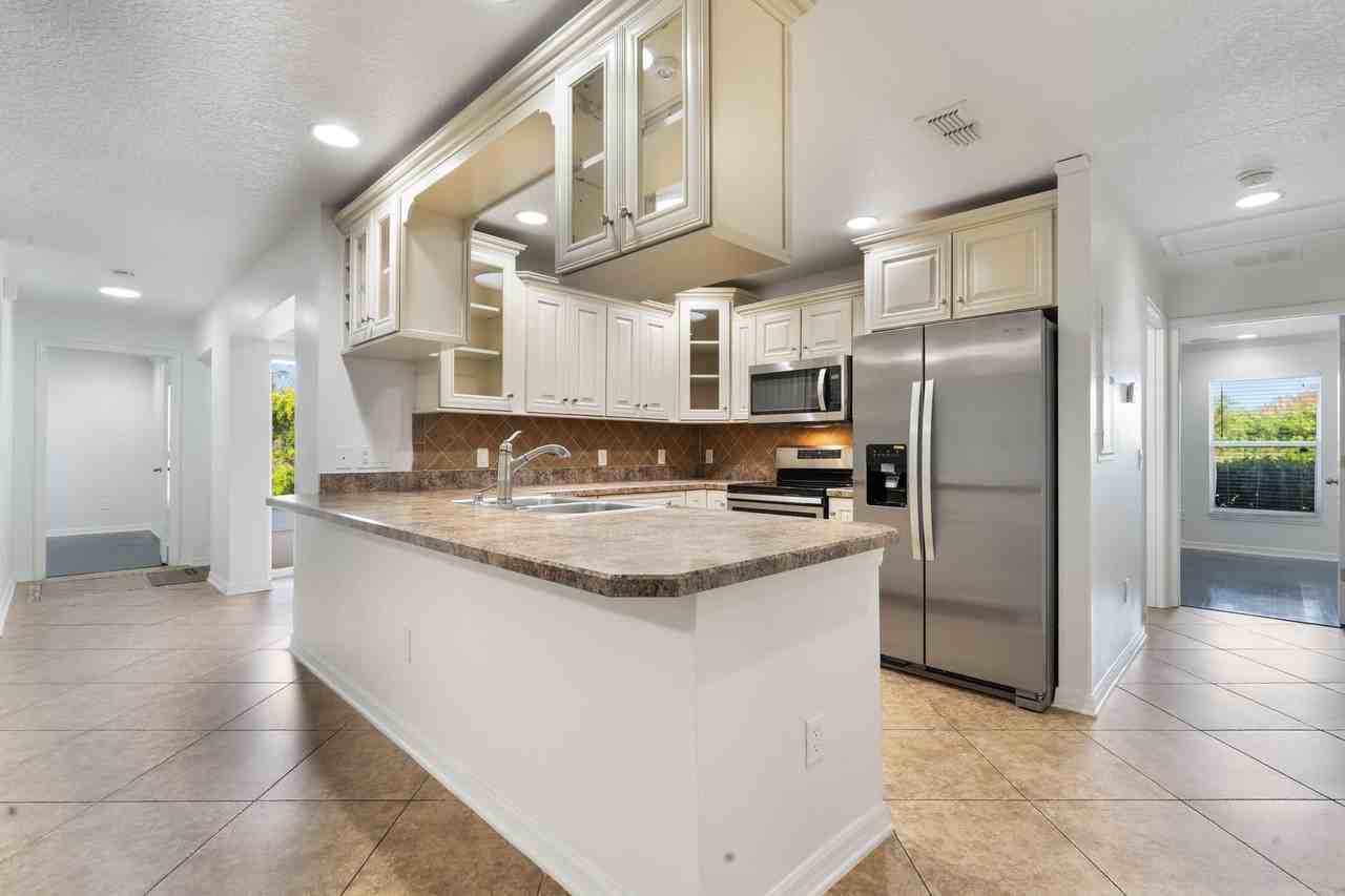 907 Willow Drive - Photo 2 of 20