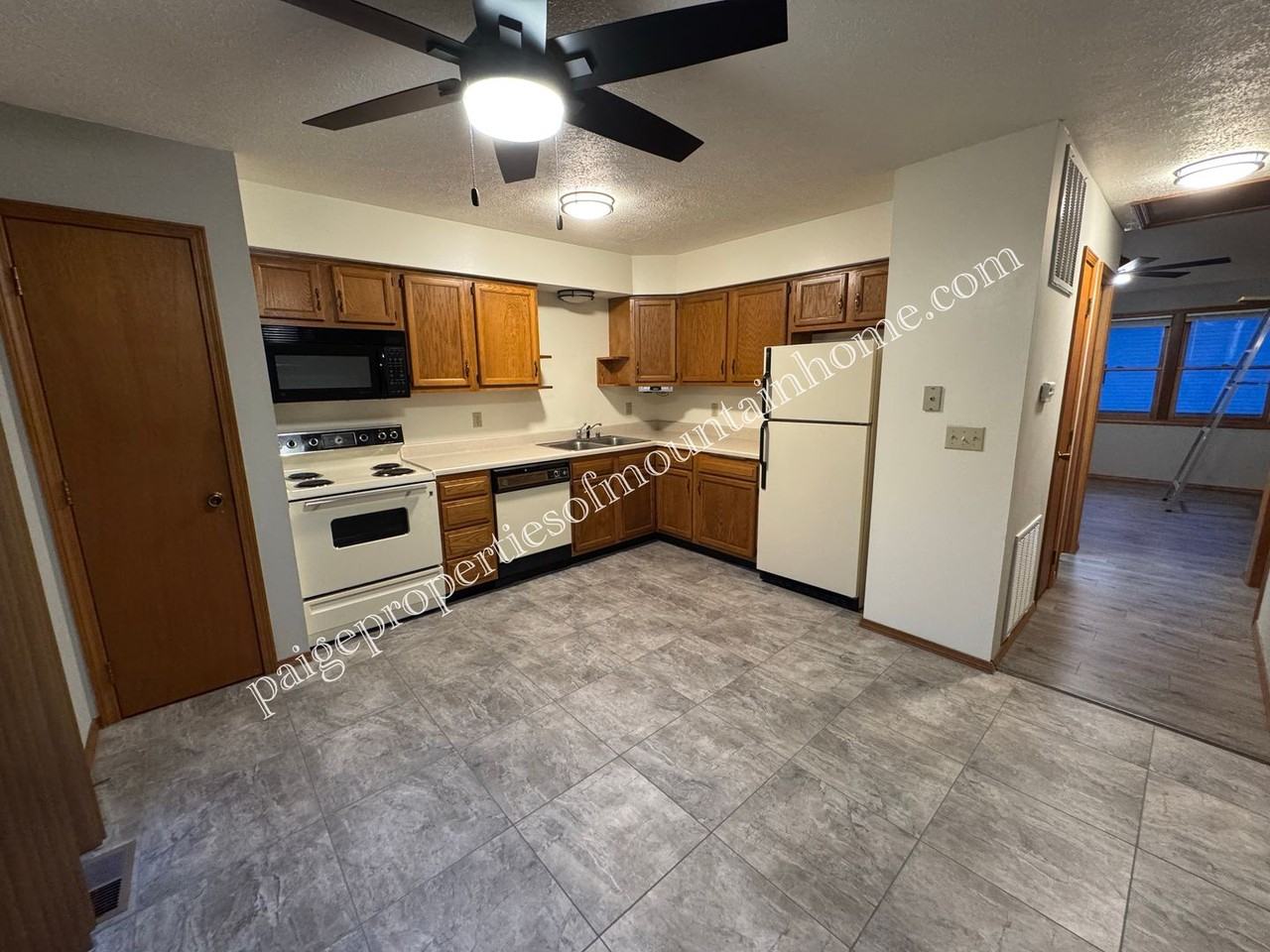 268 Valley Airport Pl #4 - Photo 2 of 16