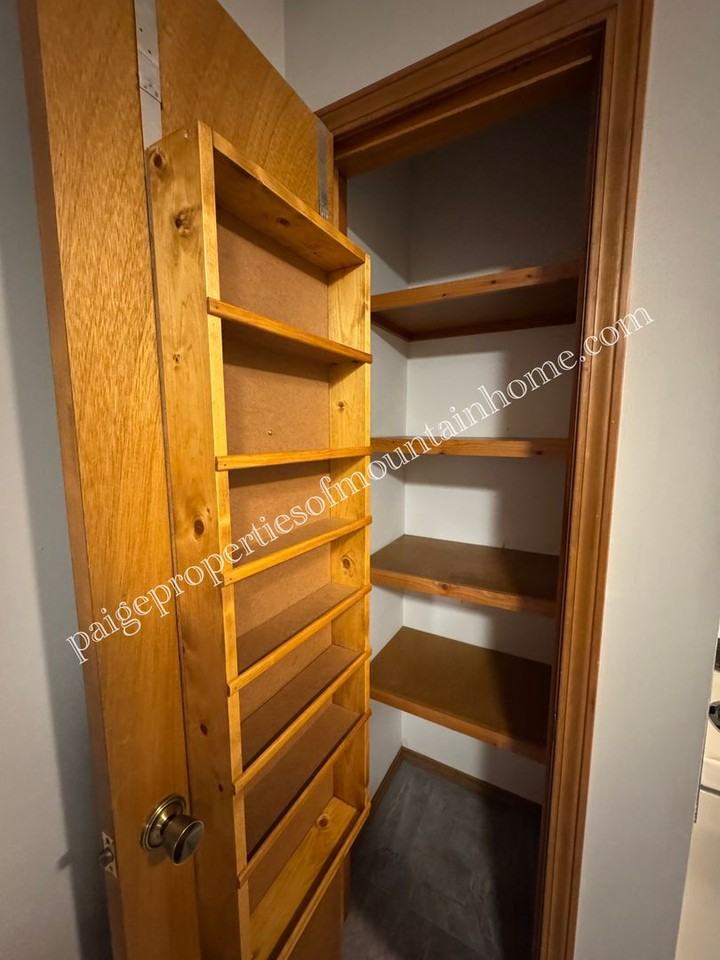 268 Valley Airport Pl #4 - Photo 4 of 16